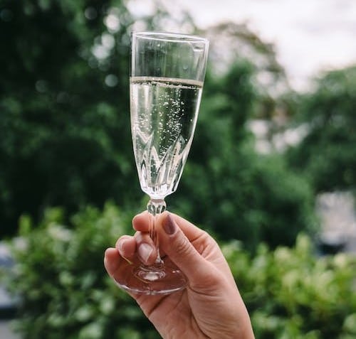 Raise Your Glass: 5 Sparkling Wine Tasting Tips and Techniques with Prodolce